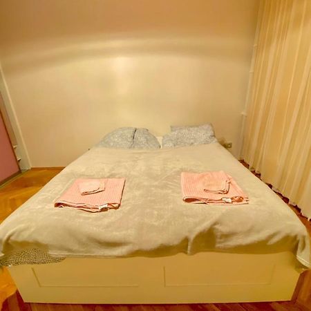 Entire Apartment In A Super Location - Cheap Monthly Rate Krasków Εξωτερικό φωτογραφία