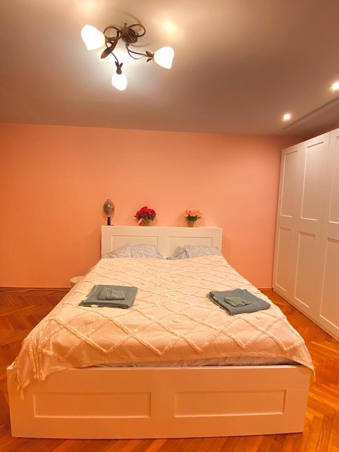 Entire Apartment In A Super Location - Cheap Monthly Rate Krasków Εξωτερικό φωτογραφία