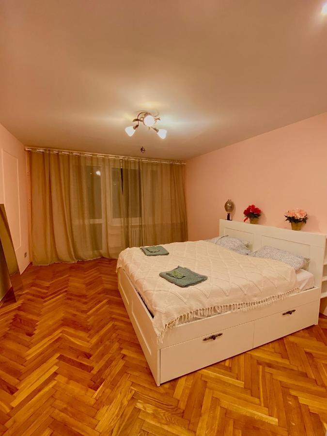 Entire Apartment In A Super Location - Cheap Monthly Rate Krasków Εξωτερικό φωτογραφία